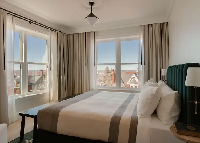 Longfellow Hotel