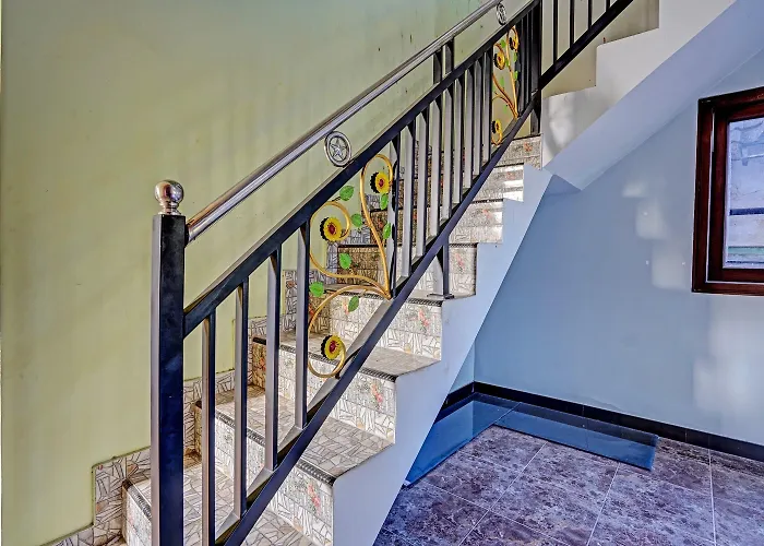 Hotel O Desa Wisata Alam Gosari