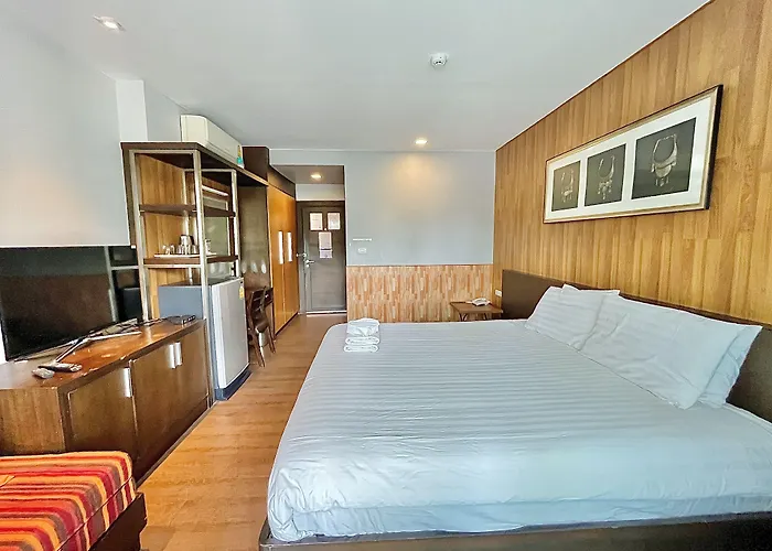 Huern Nana Jomsawan
