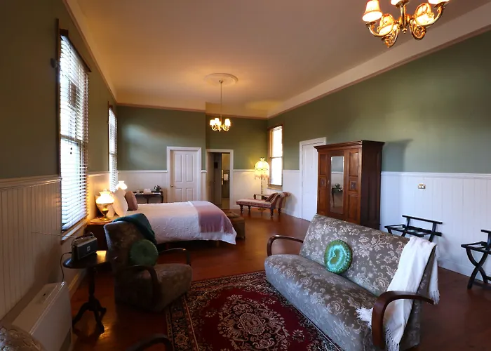 The Exchange Beaconsfield - Offering Heritage Accommodation