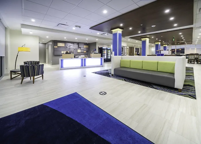 Holiday Inn Express & Suites - Fort Myers Airport By Ihg