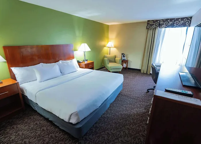 Quality Inn & Suites Downtown Mansfield