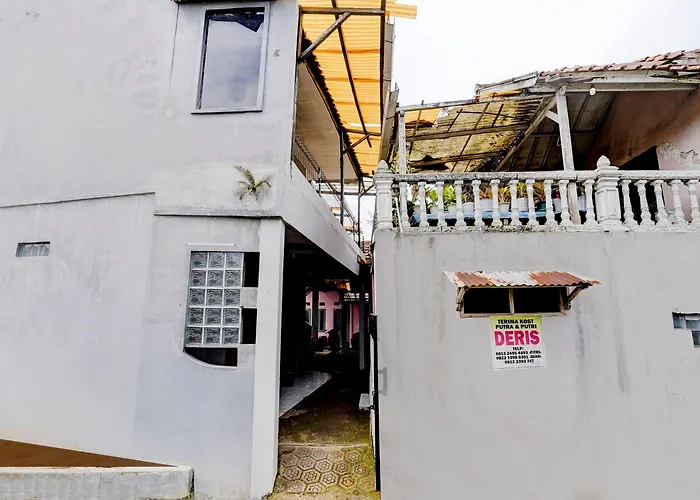 Oyo Life 90701 Kost Syariah Deris