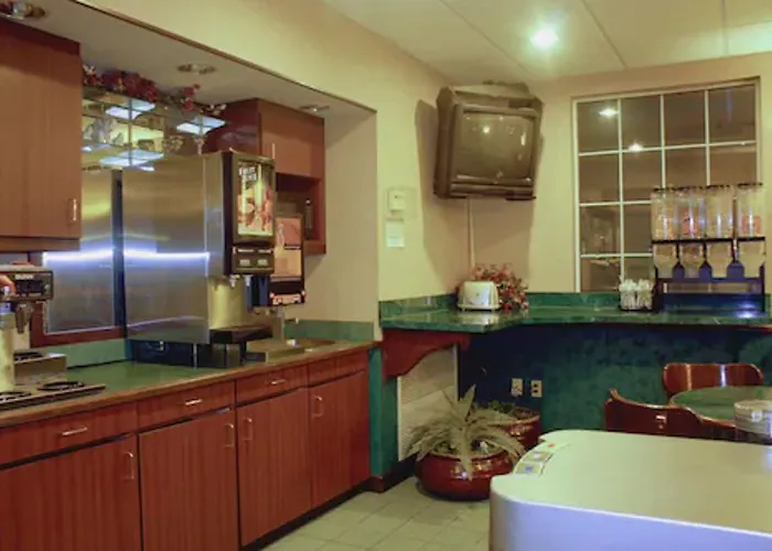 Garden City Inn