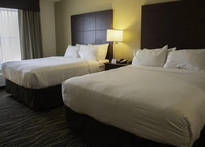 Cobblestone Hotel & Suites - Two Rivers
