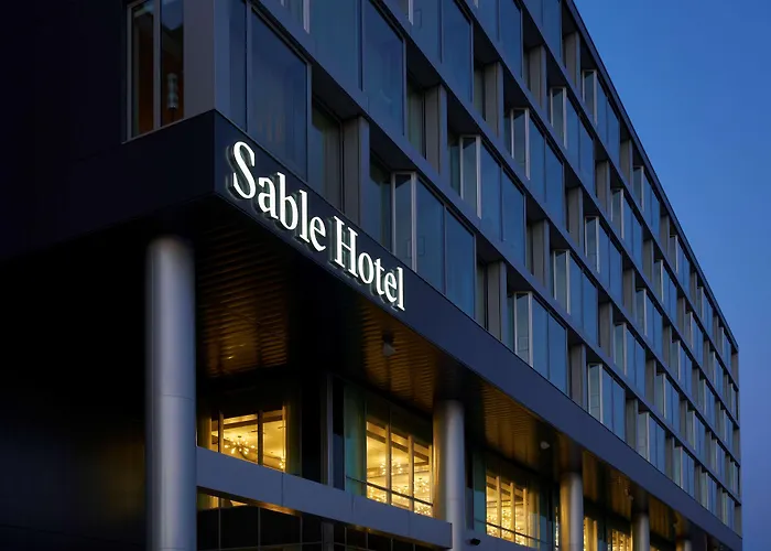 Sable At Navy Pier Chicago, Curio Collection By Hilton