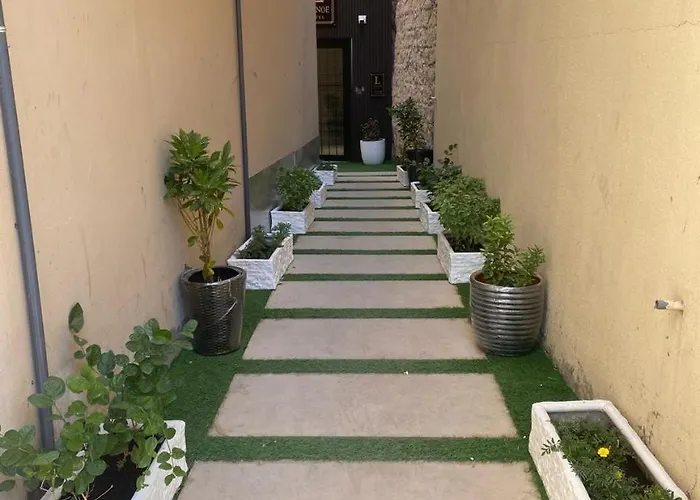 Lavenue Hotel