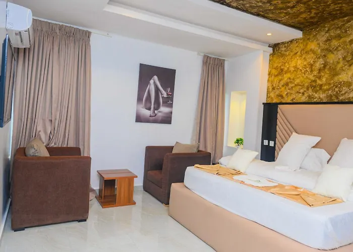 Proximus Hotel And Suites