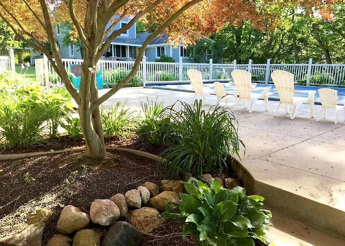 Lovely Cottage Rental With A Pool And Stunning Garden Near Grand Rapids In Michigan
