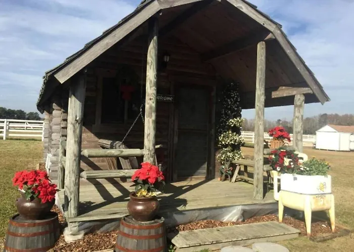 Rustic Cabin Rental On Secluded Farmland Near Raleigh, North Carolina