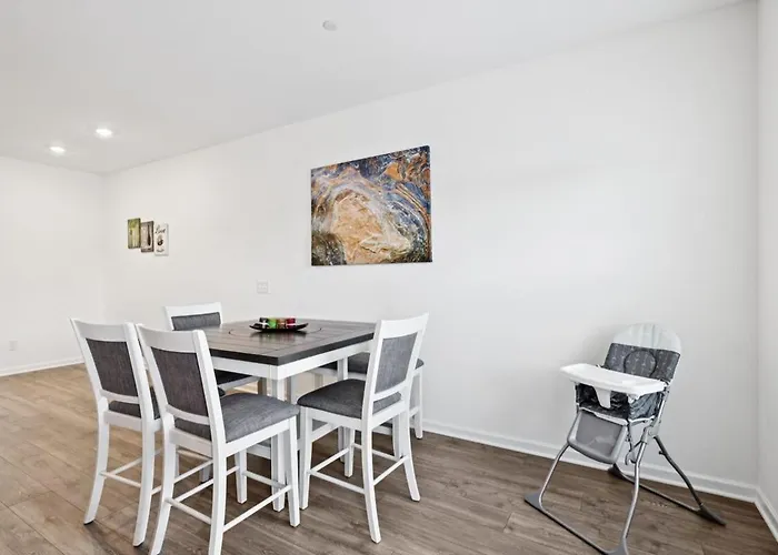 Beautiful And Super Comfy Home!