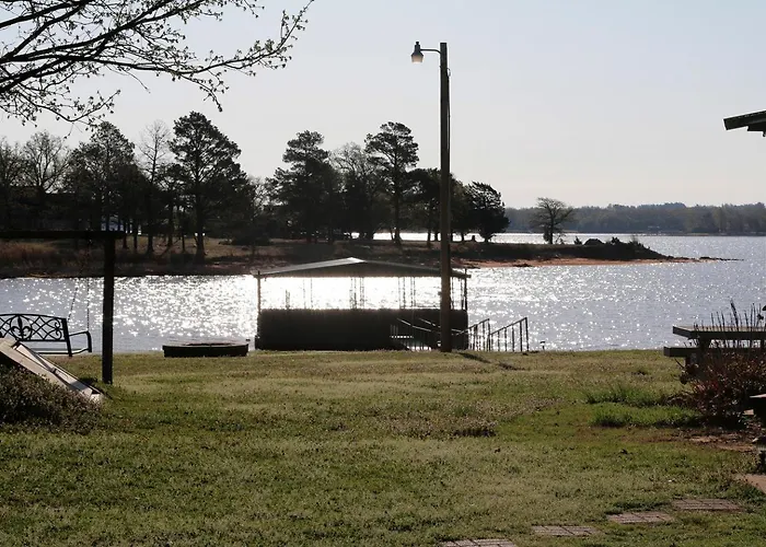 Charming Cabin With Private Dock On Lake For Lovely Family Glamping Near Oklahoma City