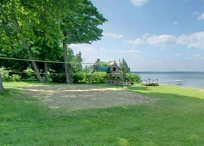 Utterly Unique Pet-Friendly Vacation Cottage In Walker, Minnesota