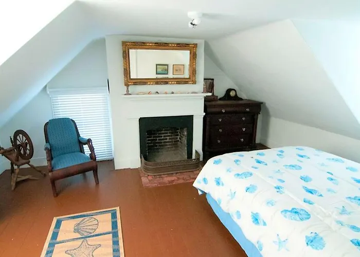 Family-Friendly Waterfront Getaway With A Swimming Pool And Dock In Cambridge, Maryland