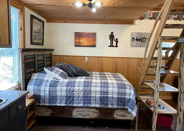 Rustic Texas Hill Country Vacation Rental With A Fire Pit