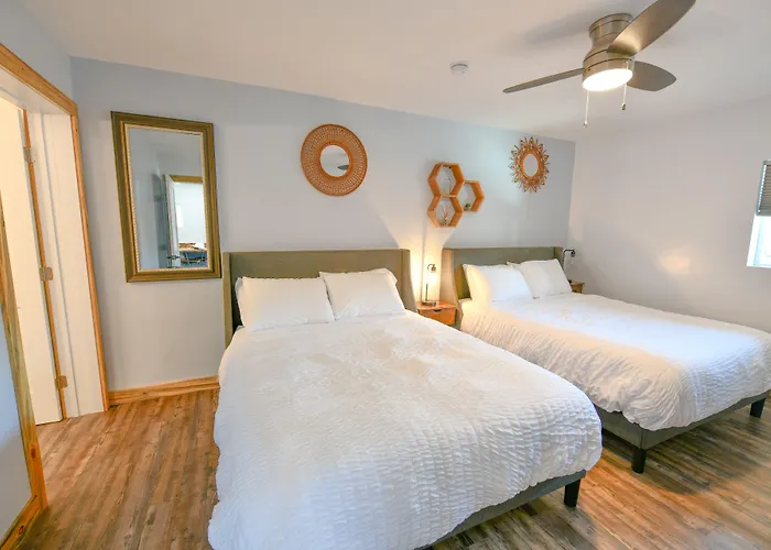 The Darmont Hotel And Suites