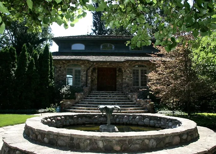 Gorgeous Family-Friendly Vacation Rental Near South Bend, Indiana