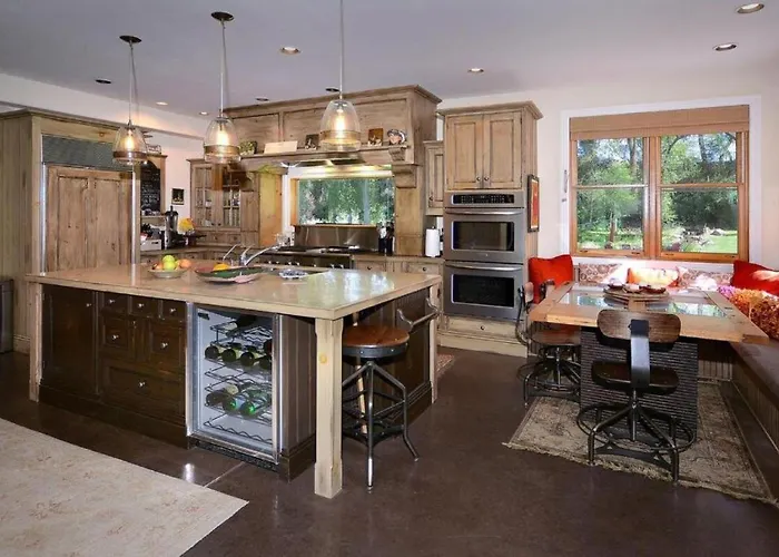 Spectacular Family Vacation Home With Fishing Pond Near Aspen, Colorado