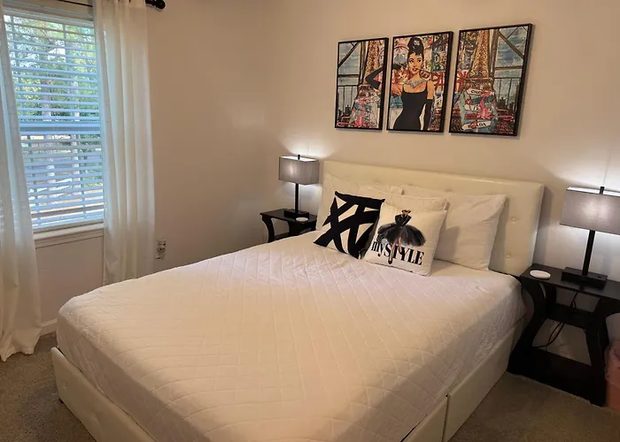 Chic Centrally Located 2Br Townhome At The Rez Sleeps 6