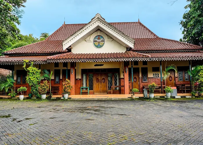 Hotel O Griyo Werdiningsih