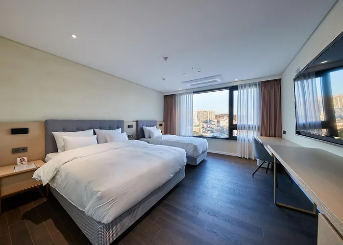 Hotel Summit