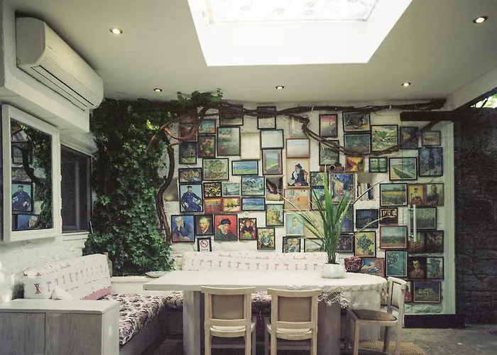 Assosyal Hotel