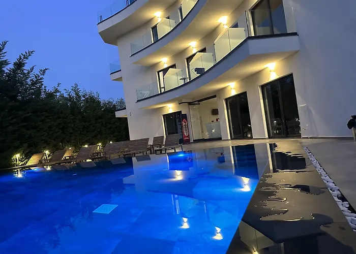 Blue Eye Hotel