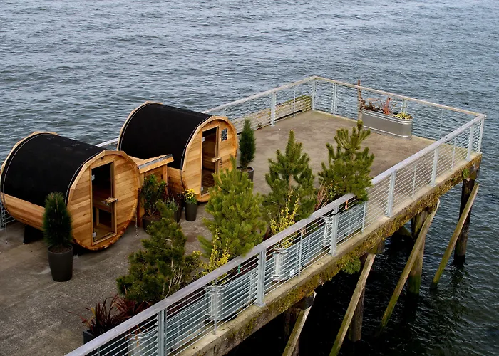 Bowline Hotel