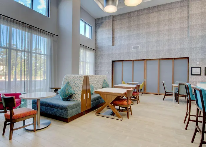 Hampton Inn & Suites Portland West