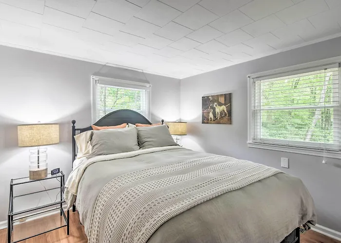 Blowing Rock Home: 1 Block To Downtown!