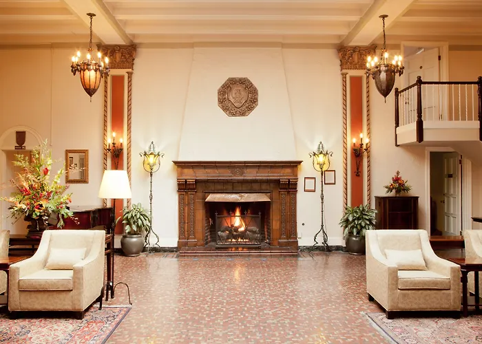 Cardinal Hotel