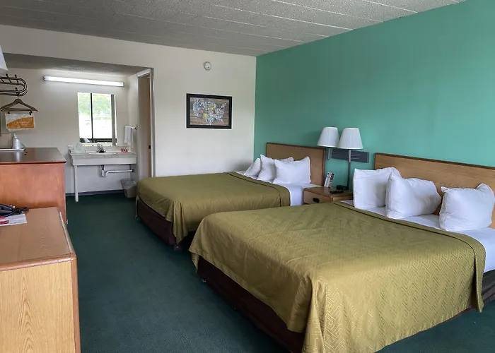 Horseshoe Curve Lodge