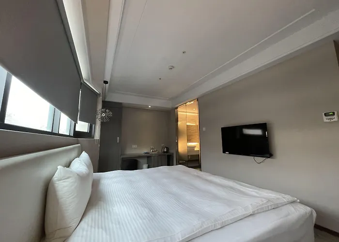 Royal Fine Hotel