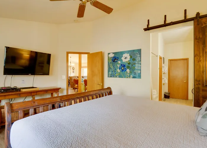 8 Mi To Copper Mtn: Dtwn Frisco Retreat W/ Deck!