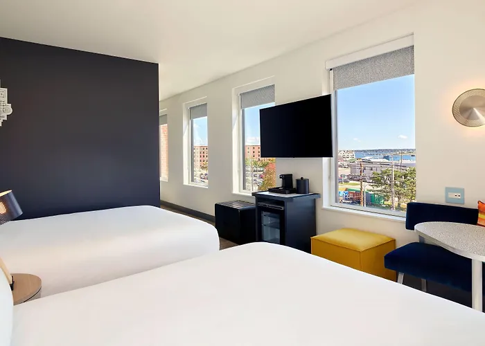 Aloft By Marriott Portland Downtown Waterfront Me