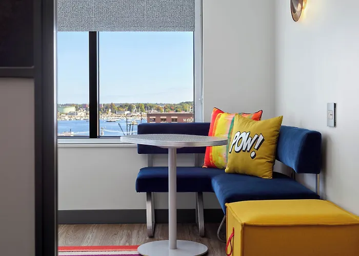 Aloft By Marriott Portland Downtown Waterfront Me