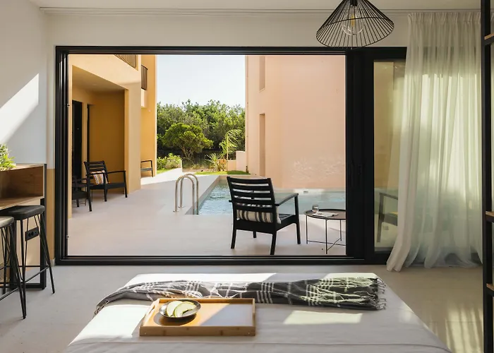 Marea Luxury Suites