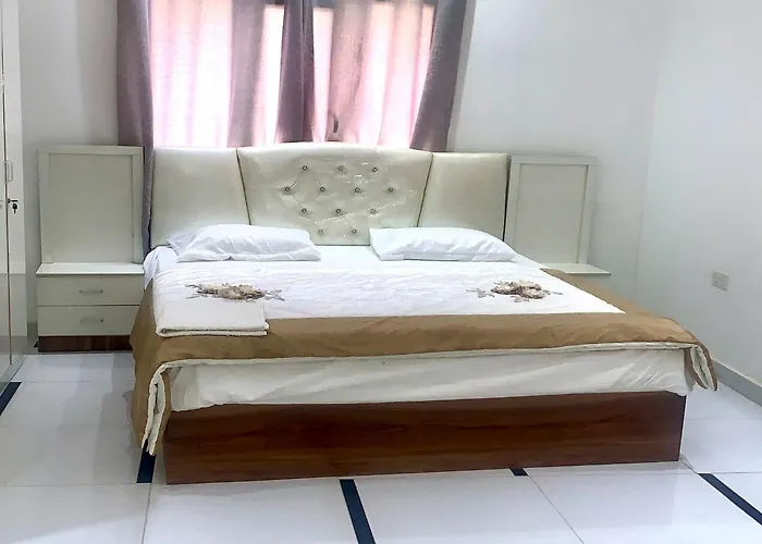 Oyo 157 Dream Barka Hotel
