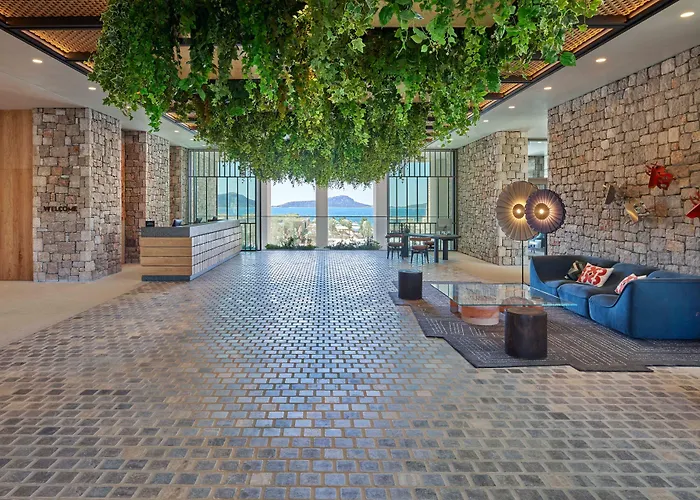W Costa Navarino (Adults Only)