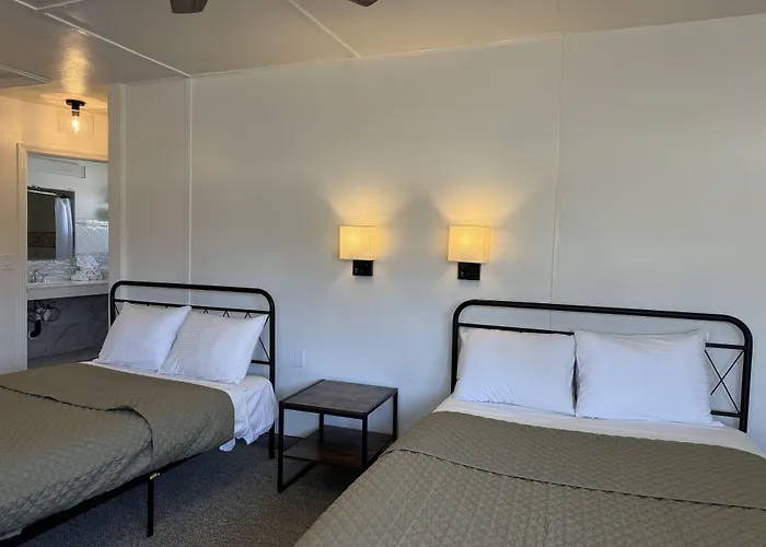 Eastern Sierra Motor Lodge