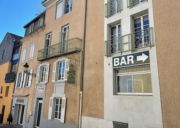 Logis Hotel Castel De Mirambel