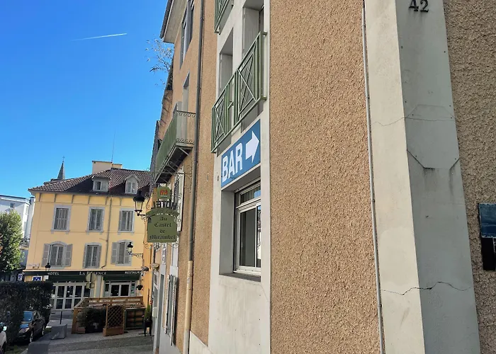 Logis Hotel Castel De Mirambel