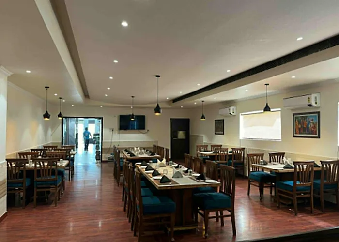 Hotel Vasu International