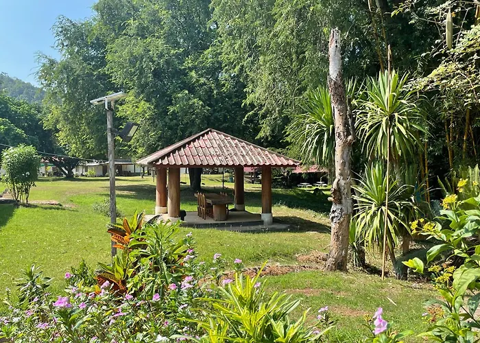 ห้วยน้ำรินรีสอร์ท The Creek Garden Resort