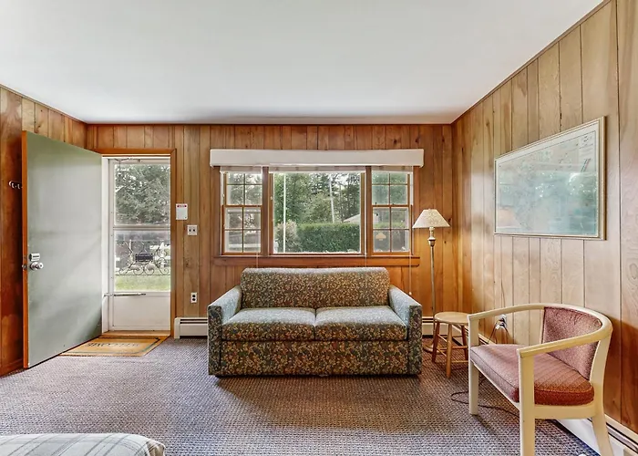 King Birch Lake Home, Unit 6