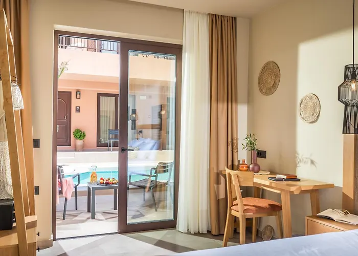 Hotel Pyriá