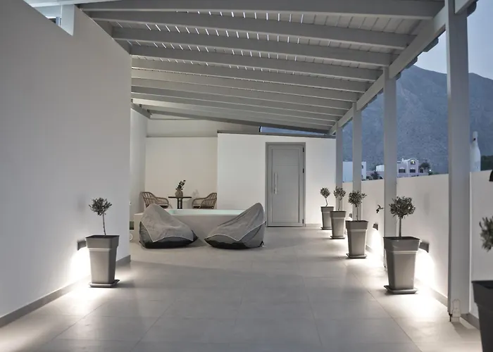 White Note Luxury Suites
