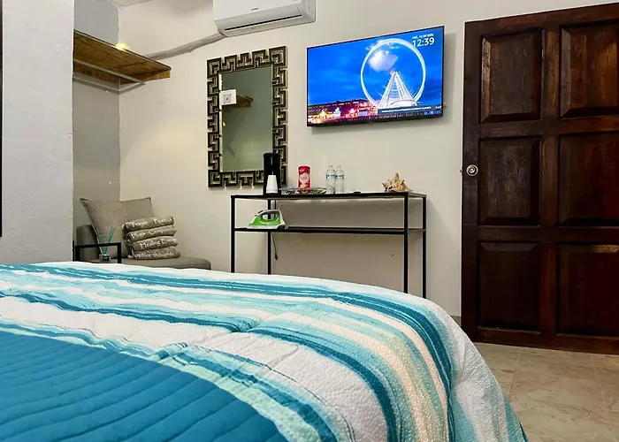 Hotel 305