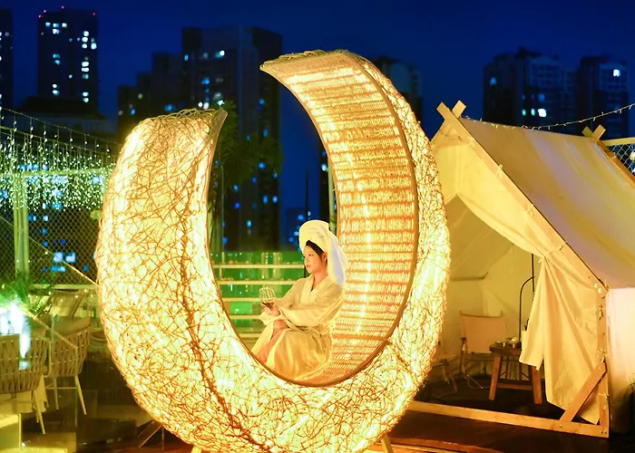 Moon Crescent Hotel, Quixinglou Street, Kuanzhai Alley, Chengdu