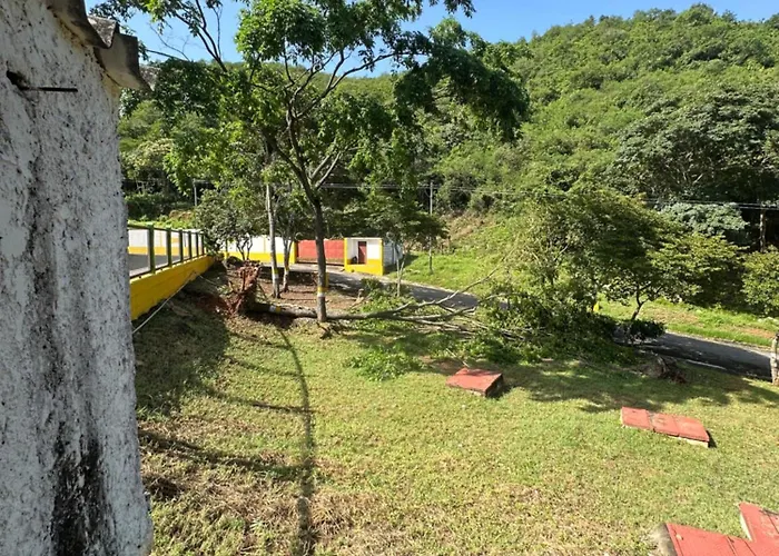 New Auto Motel